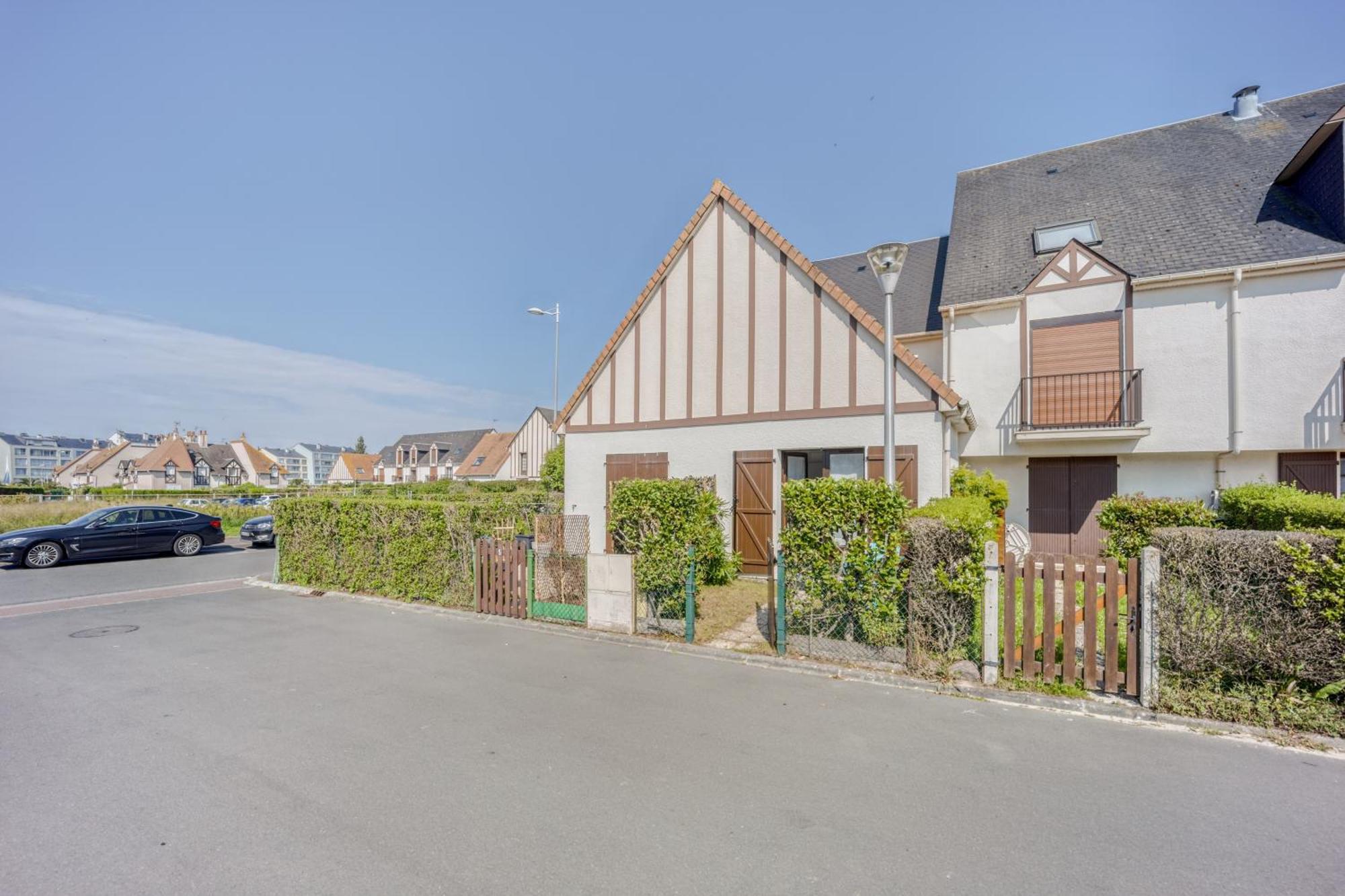 Le Petit Normand - Studio Avec Jardin A 500 M De La Plage Courseulles-sur-Mer Exterior foto